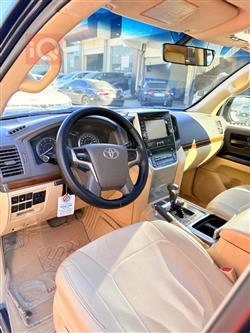 تۆیۆتا لاند کروزەر